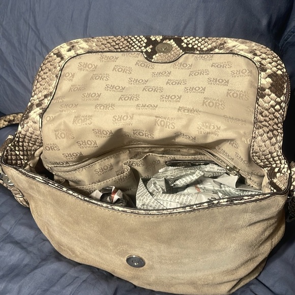 NWT! Michael Kors snake skin crossbody purse - Picture 2 of 8